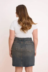Trendyol Curve Mavi Soluk Efekt Vintage High Waist Mini 100% Cotton Non-Stretch denim Skirt - Image 4