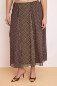 Trendyol Curve Khaki-Brown Checkered Lined Siphon Wrinkle Effect Maxi Asymmetric Plus Size Skirt - Image 3