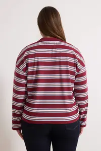 Trendyol Curve Burgundy Striped Oversized Plus Size T-Shirt - Image 4