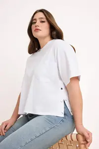 Trendyol Curve White Crew Neck Snap Button Detailed Knitting Plus Size Oversized Crop Size T-Shirt - Image 2