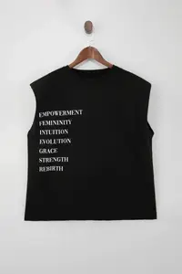 Trendyol Curve Black Crew Neck padded Plus Size Knitting T-Shirt - Image 4