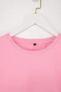 Trendyol Curve Pink 100% Cotton Wadding Look Crew Neck Knitting Plus Size T-Shirt - Image 5