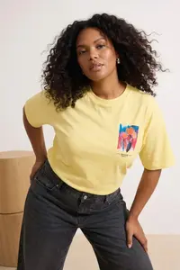 Trendyol Curve Light Yellow 100% Cotton Oversized/Wide Pattern Front Back Printed Knitting Plus Size T-Shirt - Image 3