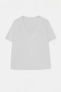 Trendyol Curve Black-White 2 Sets Paket Regular Fit Crop/Short Size V-neck Basic Plus Size T-Shirt - Image 2