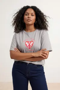 Trendyol Curve Gray Heart Printed Oversized Fit Plus Size T-Shirt - Image 2