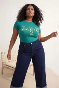 Trendyol Curve dark Green Fitted Printed Plus Size T-Shirt - Image 3