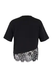 Trendyol Curve Black Skirt Ucu Lace Detailed Plus Size T-Shirt - Image 3