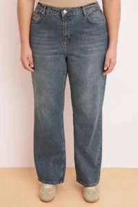 Trendyol Curve Mavi Elastic Waist 100% Cotton Non Stretch Plain Kesim Straight Fit plus size jeans - Image 3
