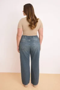Trendyol Curve Mavi Elastic Waist 100% Cotton Non Stretch Plain Kesim Straight Fit plus size jeans - Image 4