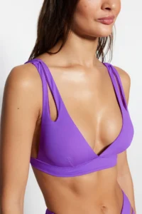 TRENDYOLMİLLA Purple Cut Out/Window Detailed Triangle Covered Bikini Top - Image 5