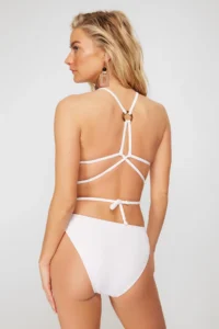 TRENDYOLMİLLA White with accessories Triangle Covered Bikini Top - Image 4