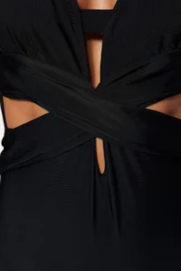 TRENDYOLMİLLA Black Cut Out/Window Detailed Deep V-neck Covered Regular Swimsuit - Image 4