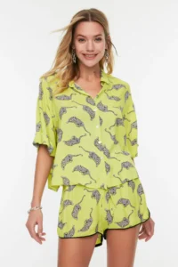 TRENDYOLMİLLA Leopard Patterned Weaving Piped Beach Shirt Shorts Set - Image 2