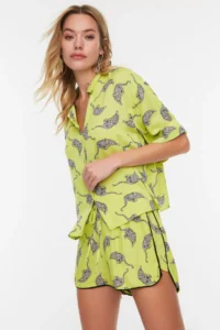 TRENDYOLMİLLA Leopard Patterned Weaving Piped Beach Shirt Shorts Set - Image 3