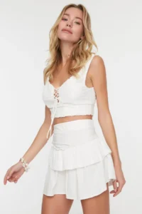 TRENDYOLMİLLA beachwear White Weaving Frilly High Waist Mini Blouse-Skirt Set - Image 3