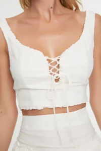 TRENDYOLMİLLA beachwear White Weaving Frilly High Waist Mini Blouse-Skirt Set - Image 4