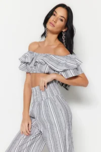 TRENDYOLMİLLA Striped Weaving Frilly Beach Blouse-Pants Set - Image 2
