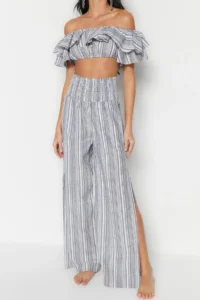 TRENDYOLMİLLA Striped Weaving Frilly Beach Blouse-Pants Set - Image 4
