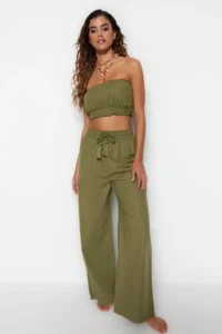 TRENDYOLMİLLA beachwear Green Weaving Blouse-Pants Set - Image 2