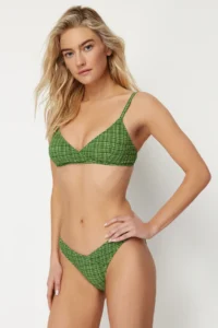 TRENDYOLMİLLA Green Plaid Patterned V Cut Regular Low Waist Bikini Bottom - Image 4