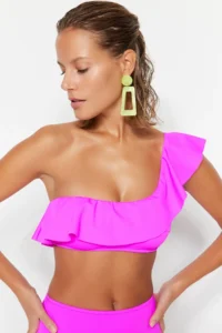 TRENDYOLMİLLA Pink with flywheel One Shoulder Covered Bikini Top - Image 3