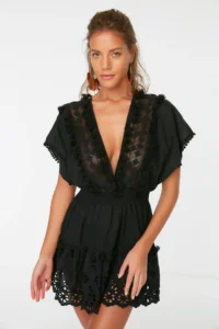 TRENDYOLMİLLA Black Weaving Embroidered 100% Cotton Beach Mini Dress - Image 3