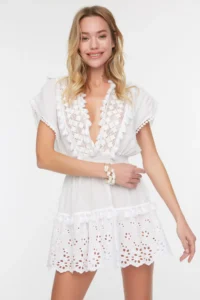 TRENDYOLMİLLA White Weaving Embroidered 100% Cotton Beach Mini Dress - Image 2