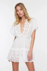 TRENDYOLMİLLA White Weaving Embroidered 100% Cotton Beach Mini Dress - Image 4