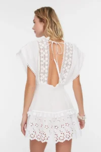 TRENDYOLMİLLA White Weaving Embroidered 100% Cotton Beach Mini Dress - Image 5