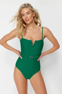 TRENDYOLMİLLA Emerald Green Arched Strapless Covered hipster Swimsuit