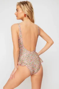 TRENDYOLMİLLA Floral Patterned Frilly U-Neck Covered Regular Swimsuit - Image 5