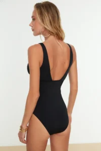 TRENDYOLMİLLA Black Eyelet Detailed V-neck Covered Regular Swimsuit - Image 4