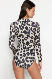 TRENDYOLMİLLA Leopard Patterned Zippered Surfer Covered hipster Swimsuit - Image 5