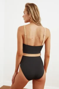 TRENDYOLMİLLA Black Color Bloklu U-Neck Covered hipster Swimsuit - Image 4