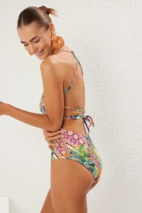 TRENDYOLMİLLA Tropical Patterned Low-cut back Square Neck Covered hipster Swimsuit - Image 2