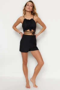 TRENDYOLMiLLA Black Weaving Pocket Detail Beach Mini Super High Waist Shorts & Bermuda - Image 2