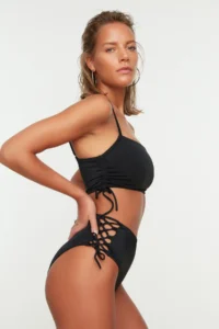 TRENDYOLMİLLA Black Piped Regular High Waist Bikini Bottom - Image 3