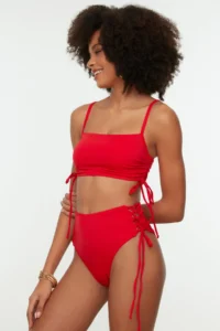 TRENDYOLMİLLA Rejection Piped Regular High Waist Bikini Bottom
