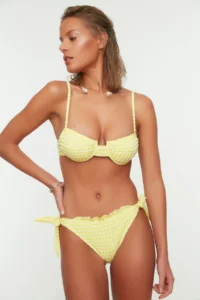 TRENDYOLMİLLA Yellow Gingham textured Frilly Regular Regular Waist Bikini Bottom - Image 3