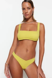 TRENDYOLMİLLA Oil Green V Cut textured Normal Hem Bikini Bottom - Image 3