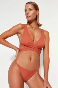 TRENDYOLMİLLA Brick Rejection Piped Normal Hem Bikini Bottom