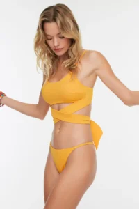 TRENDYOLMİLLA Orange Piped Normal Hem Bikini Bottom - Image 2