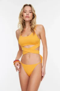 TRENDYOLMİLLA Orange Piped Normal Hem Bikini Bottom - Image 3
