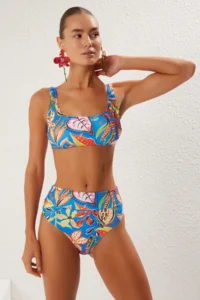 TRENDYOLMİLLA Floral Patterned bralette Covered Regular High Waist Bikini Set