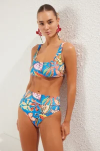 TRENDYOLMİLLA Floral Patterned bralette Covered Regular High Waist Bikini Set - Image 2