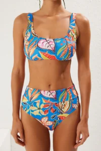 TRENDYOLMİLLA Floral Patterned bralette Covered Regular High Waist Bikini Set - Image 3