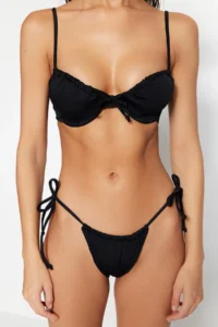 TRENDYOLMİLLA Black tunnelled balconette Covered brazilian Low Waist Bikini Set - Image 3