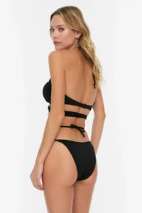 TRENDYOLMİLLA Black tunnelled Strapless Covered Bikini Top - Image 13