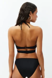 TRENDYOLMİLLA Black tunnelled Strapless Covered Bikini Top - Image 5