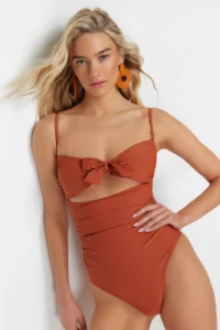 TRENDYOLMİLLA Brick Rejection Cut Out Detailed Strapless Covered Regular Swimsuit - Image 2